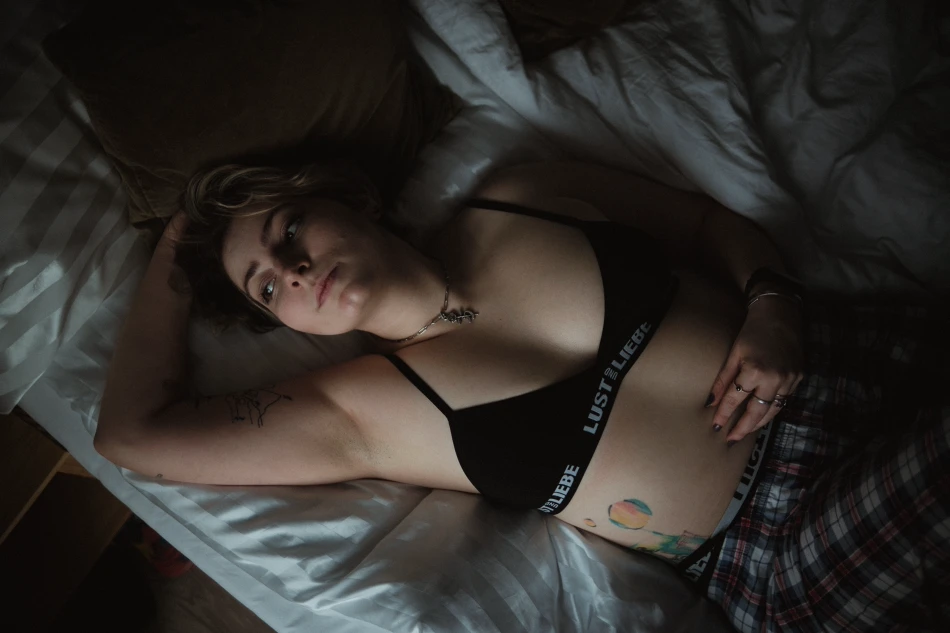 Intimate Solo Hero Image